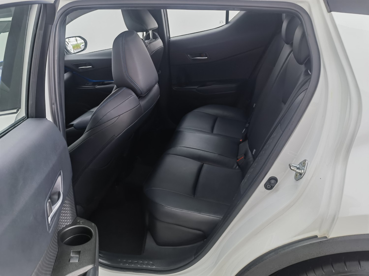 Used Toyota C-HR 2021 2.0 AT