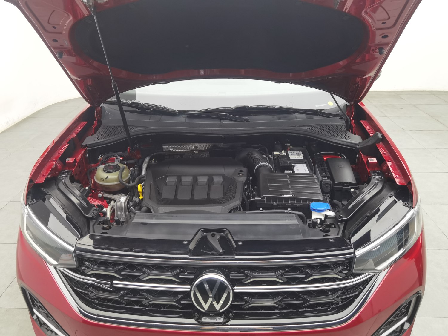 Used Volkswagen Tayron X 2023 2.0 AT