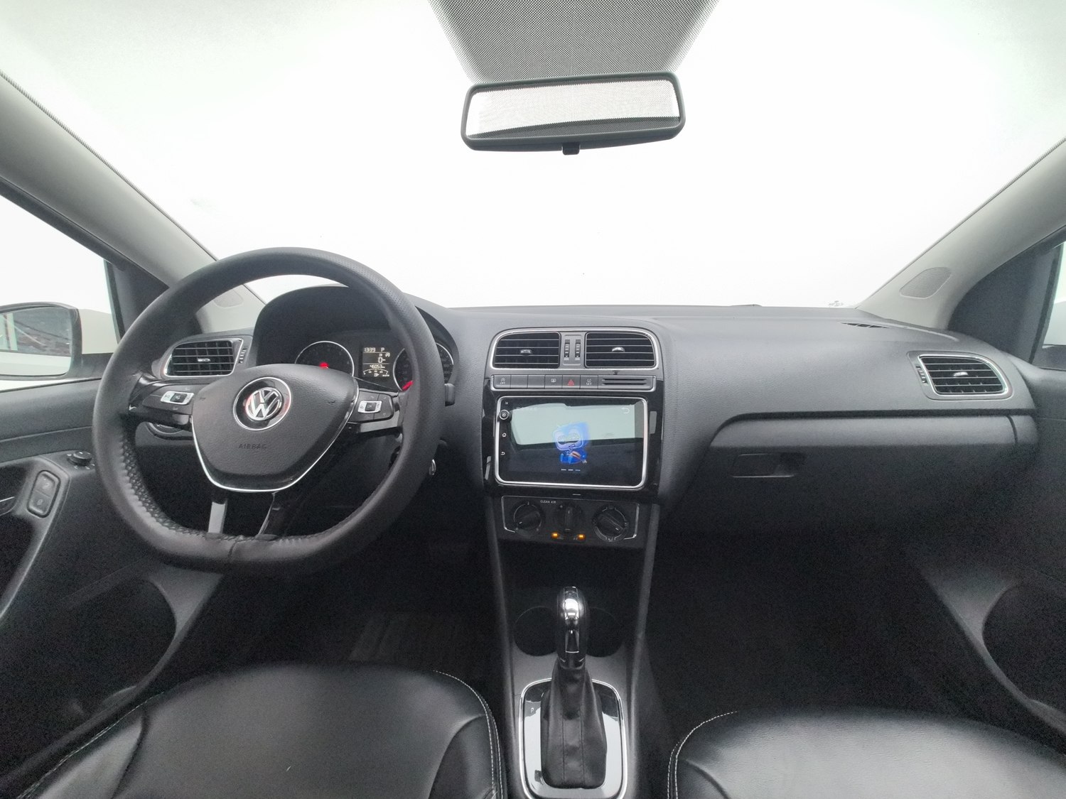 Used Volkswagen Polo 2018 1.5 AT