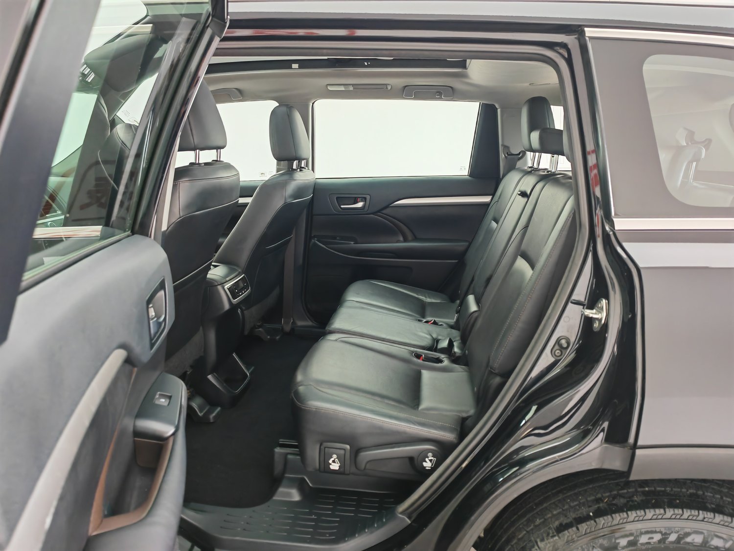 Used Toyota Highlander 2015 2.0 AT