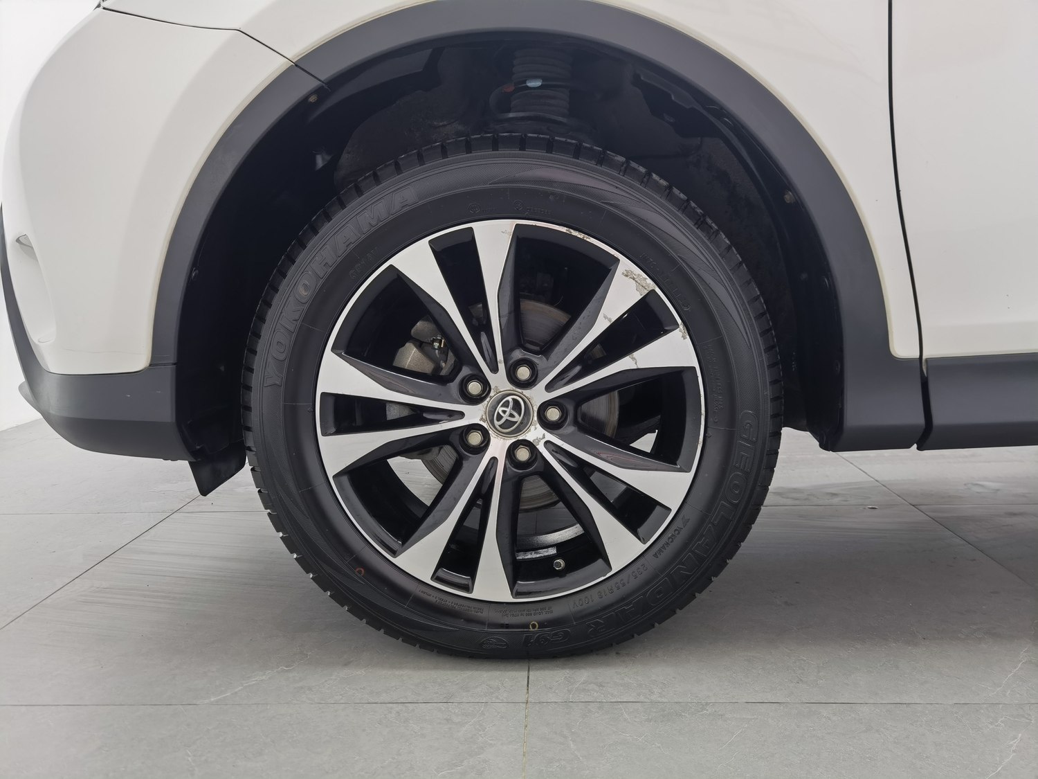 Used Toyota RAV4 2015 2.5 AT