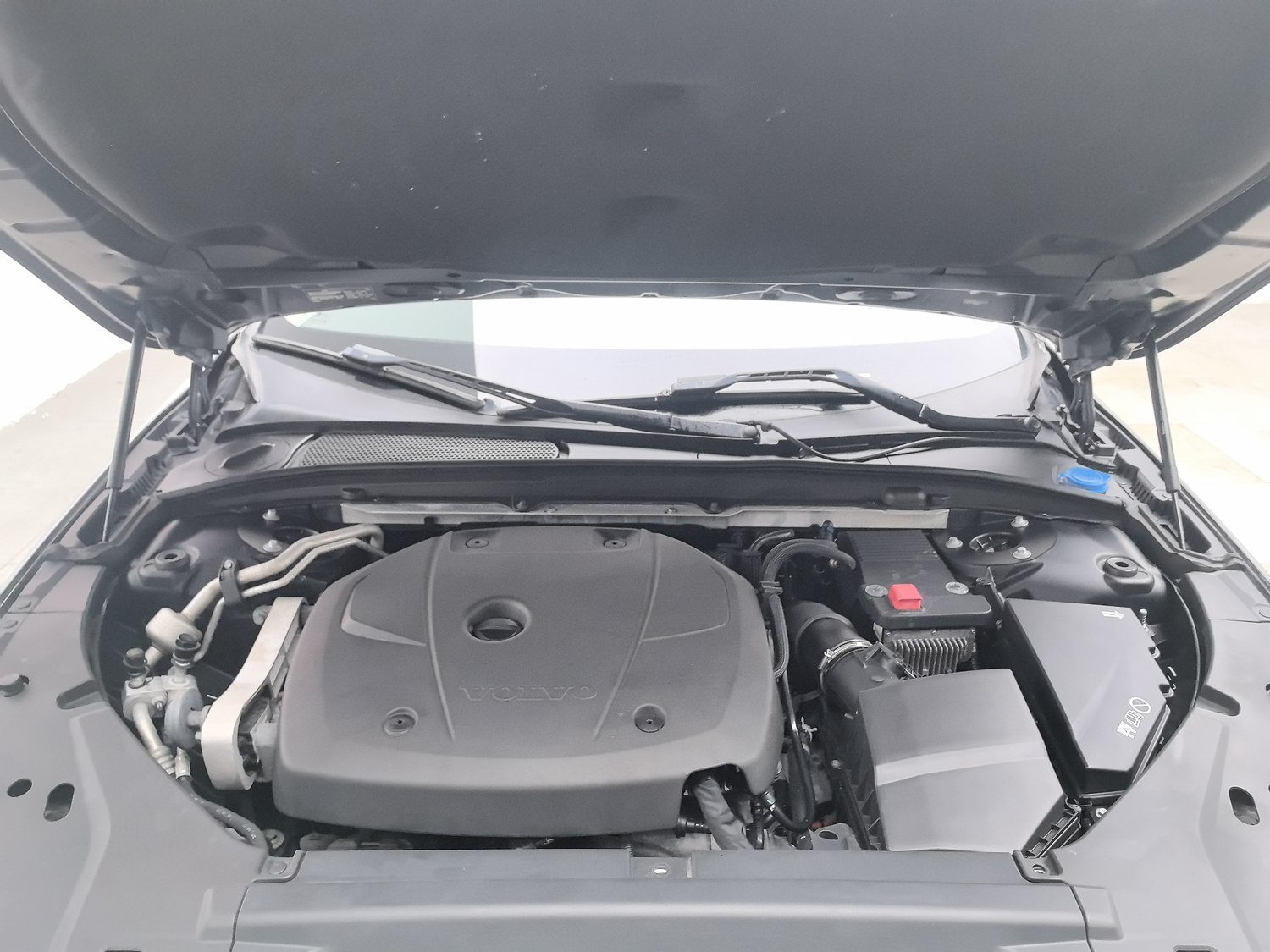 Used Volvo S90 2018 2.0 AT