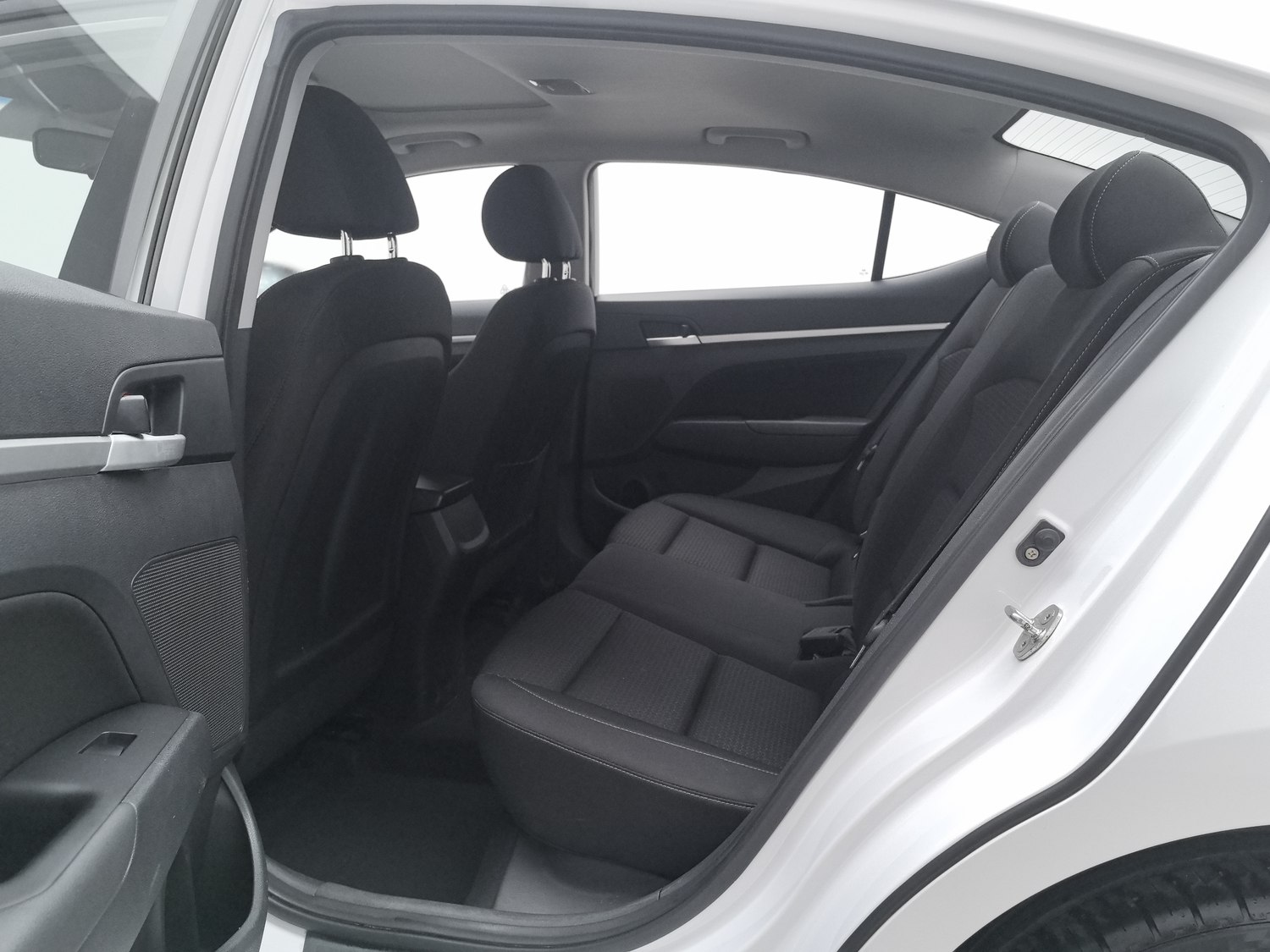 Used Hyundai Elantra 2016 1.6 AT