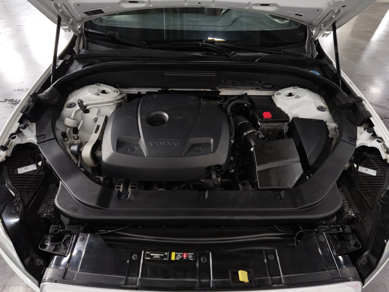 Used Volvo XC60 2021 2.0 AT