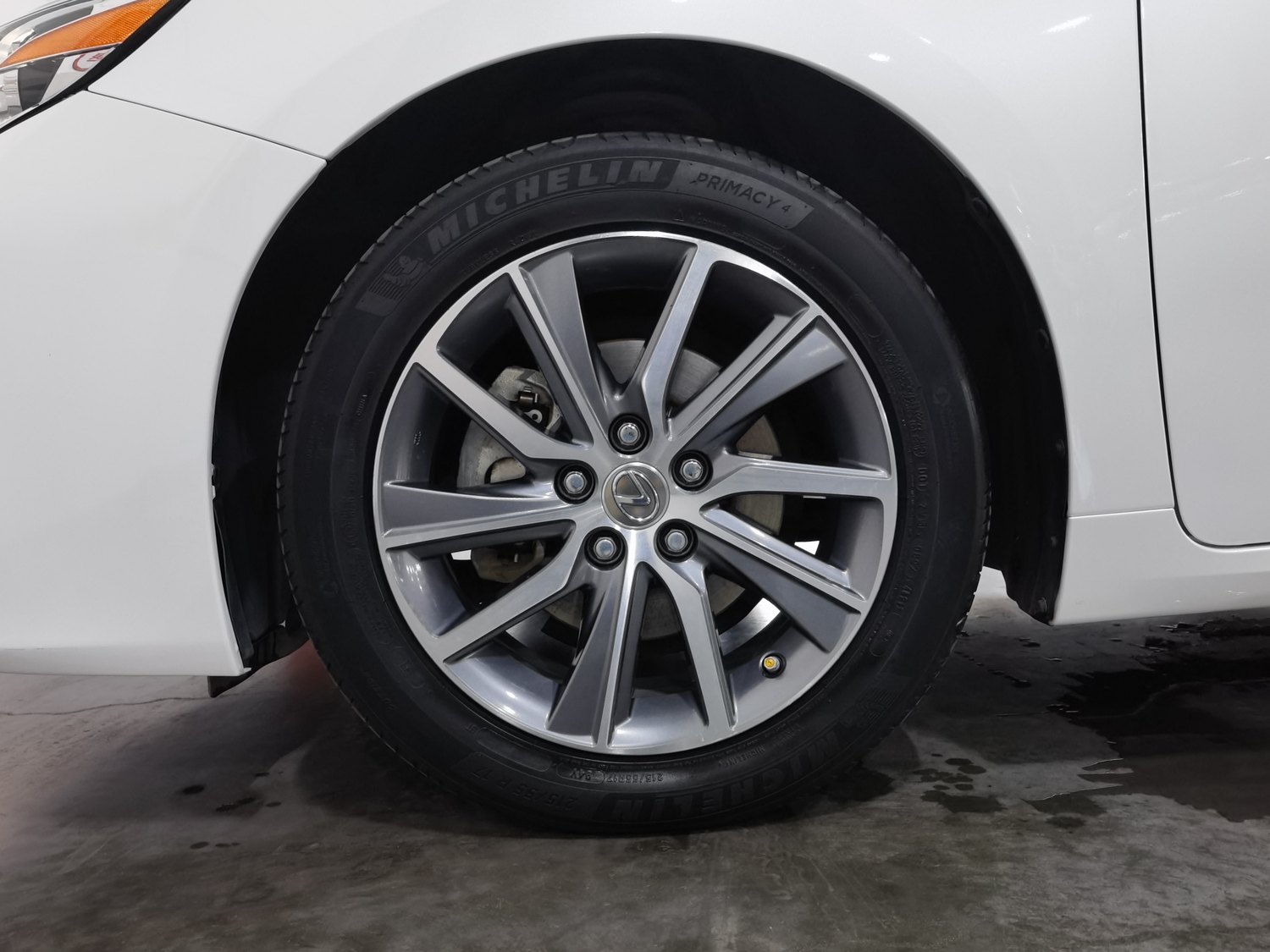 Used Lexus ES 2015 2.5 AT