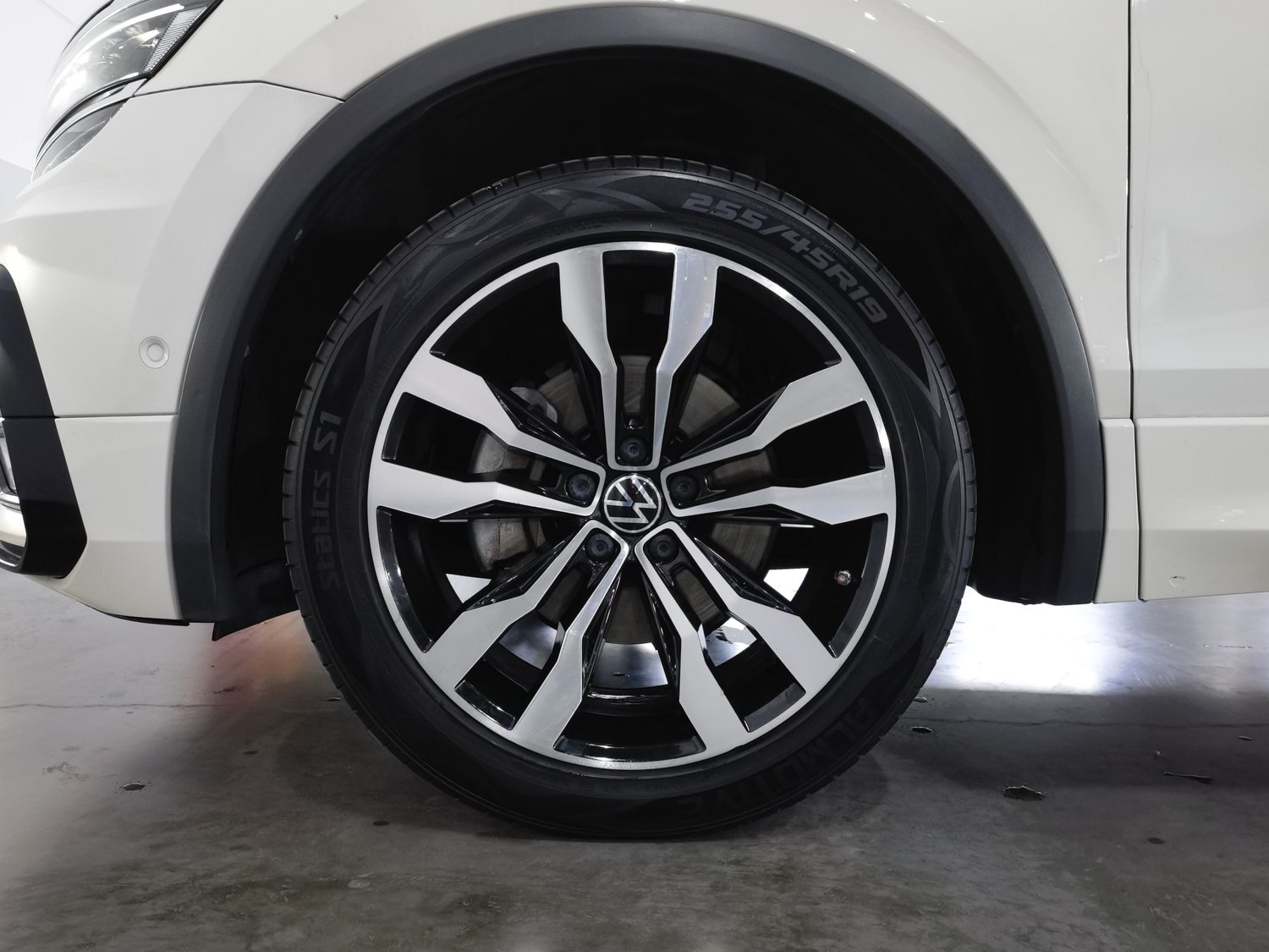 Used Volkswagen Tiguan L 2021 2.0 AT