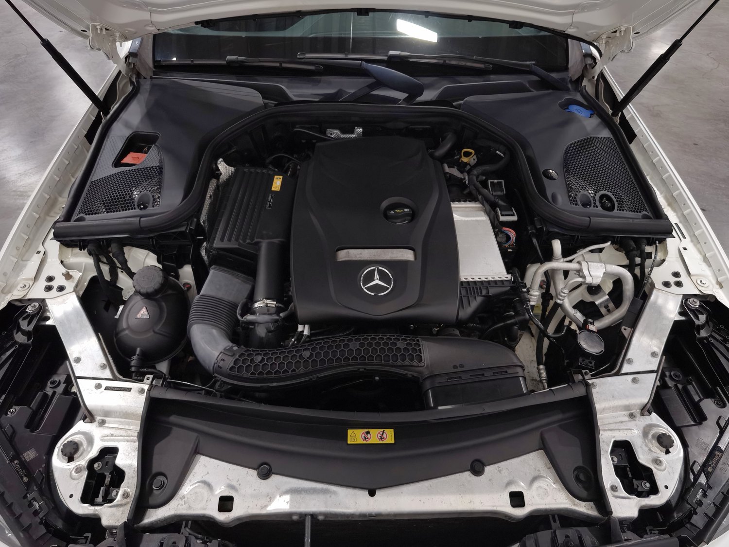 Used Mercedes-Benz E-Class 2017 2.0 AT