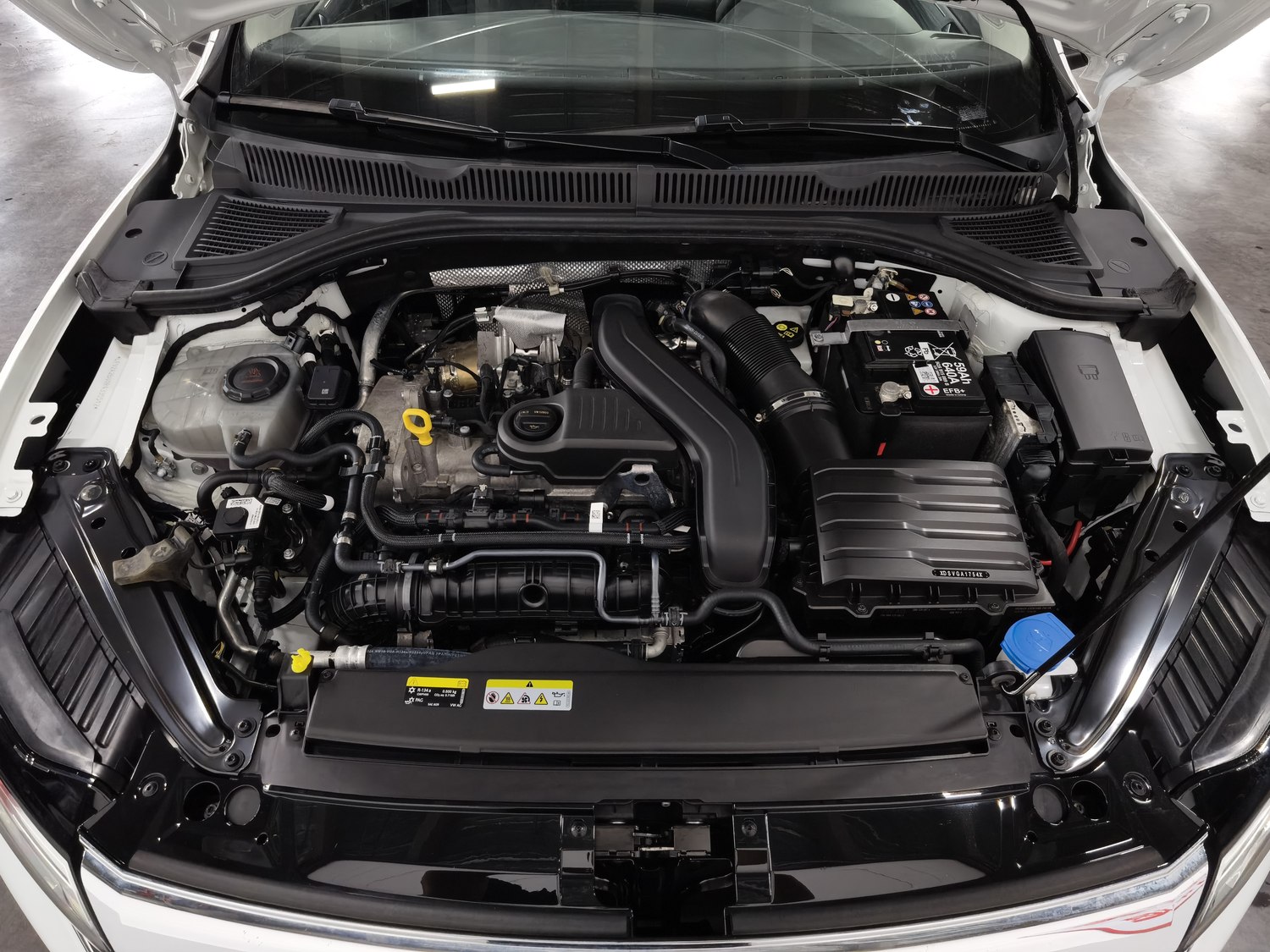 Used Volkswagen Sagitar 2023 1.5 AT