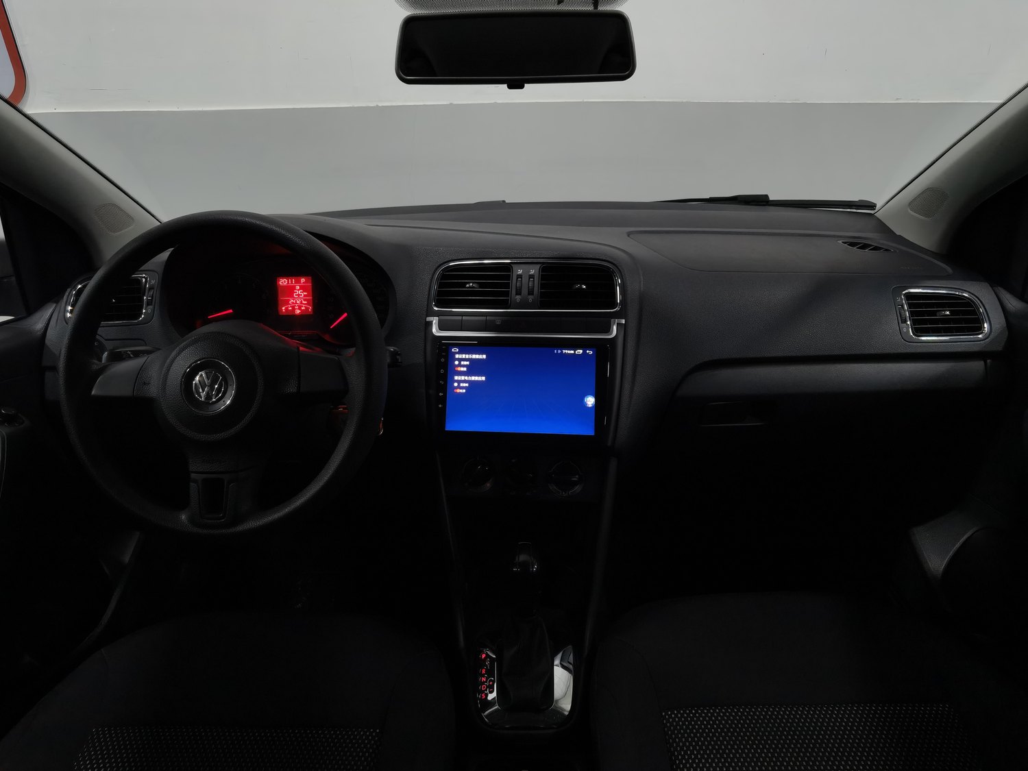 Used Volkswagen Polo 2013 1.4 AT