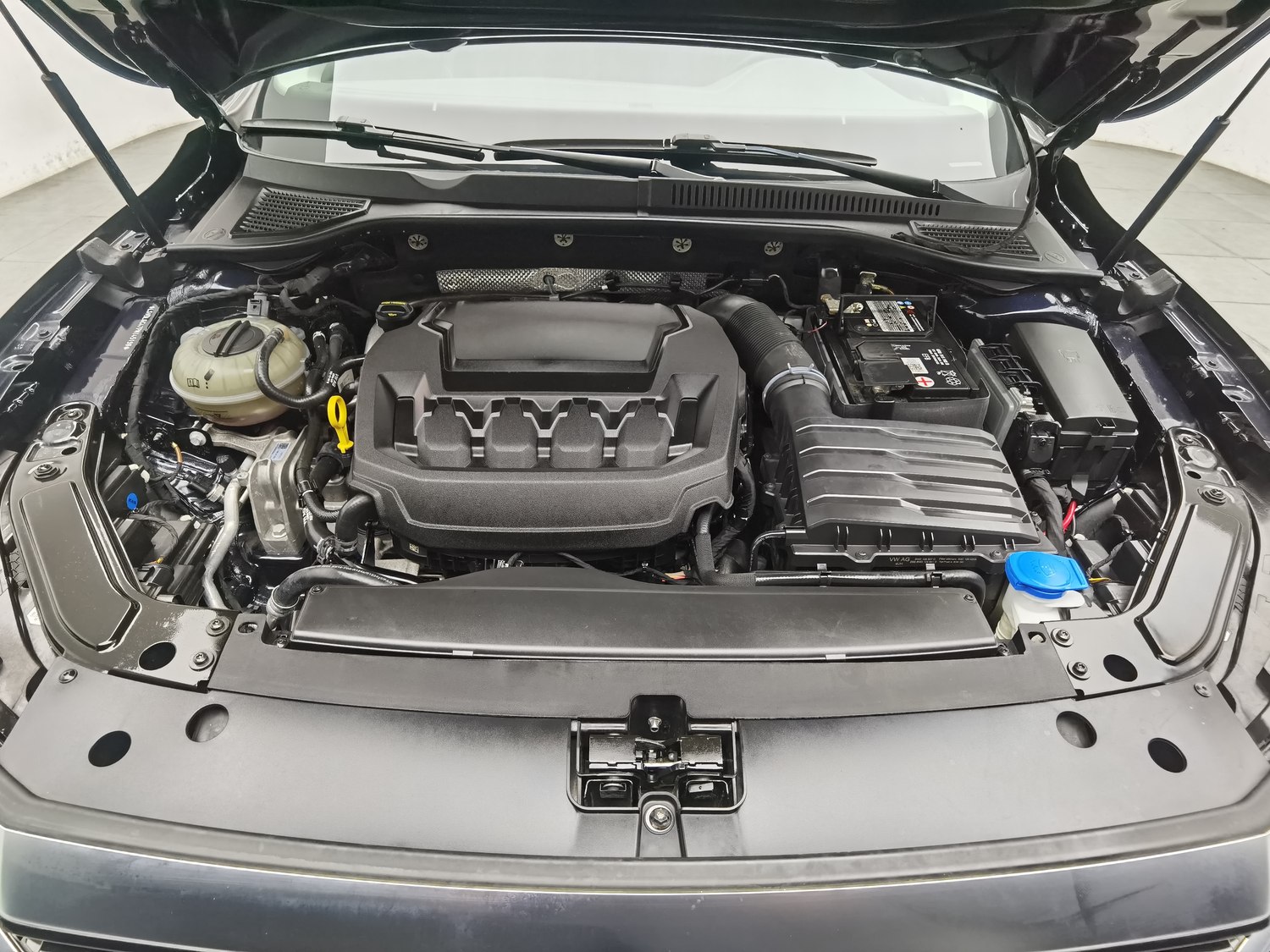 Used Volkswagen Passat 2023 2.0 AT