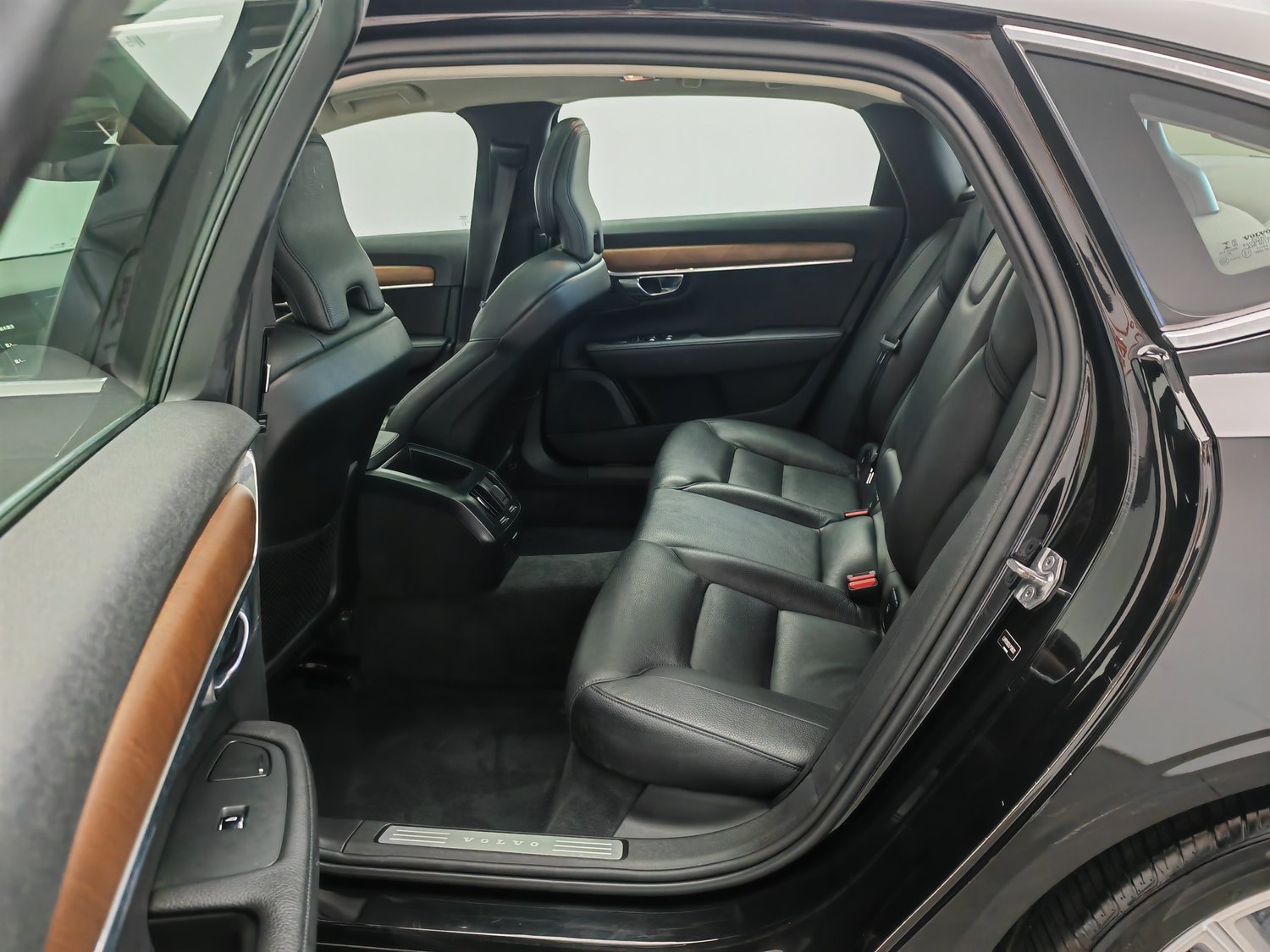 Used Volvo S90 2020 2.0 AT