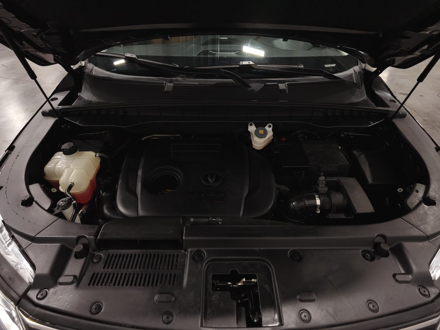 Used Changan CS95 2017 2.0 AT