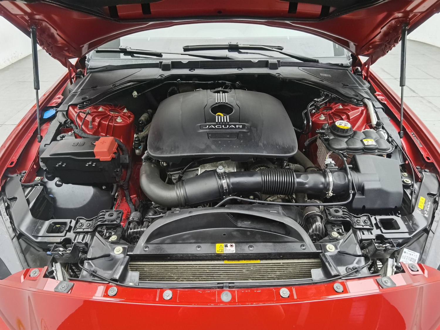Used Jaguar XE 2015 2.0 AT