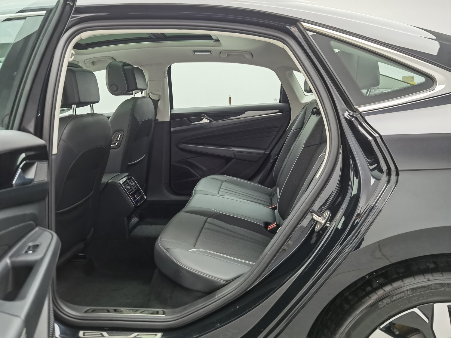 Used Volkswagen Passat 2024 2.0 AT