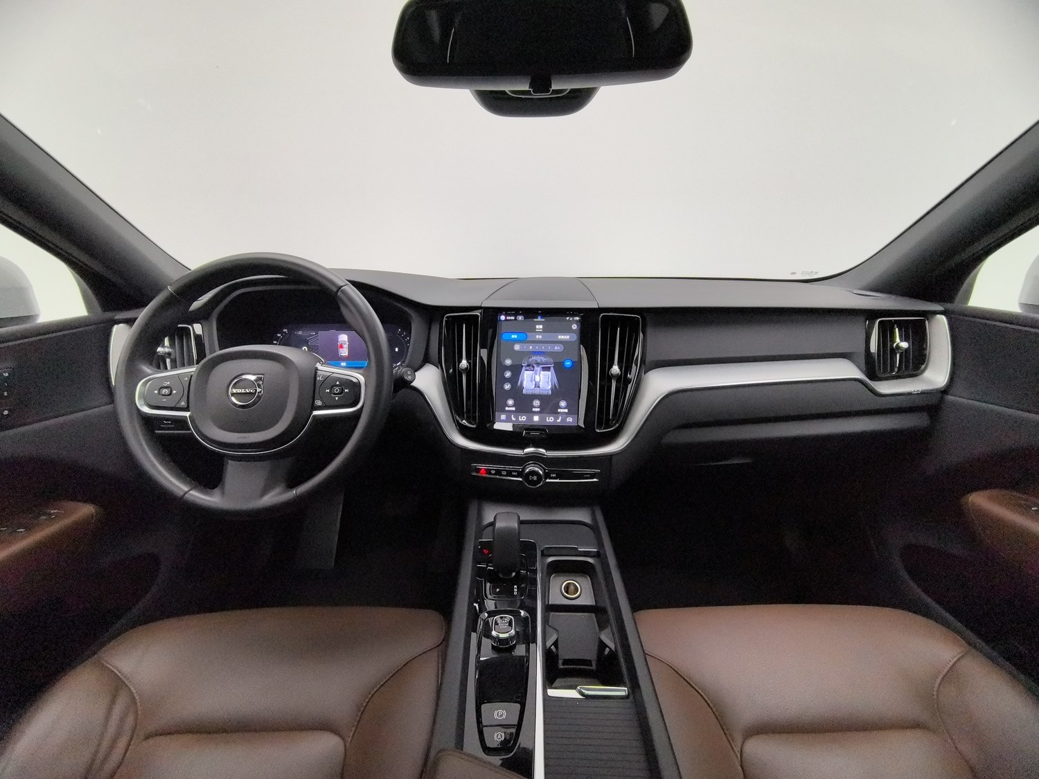 Used Volvo XC60 2024 2.0 AT