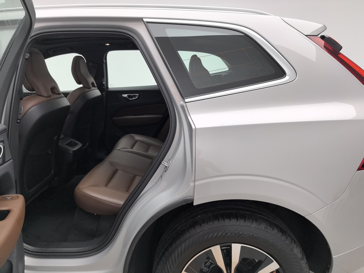 Used Volvo XC60 2024 2.0 AT