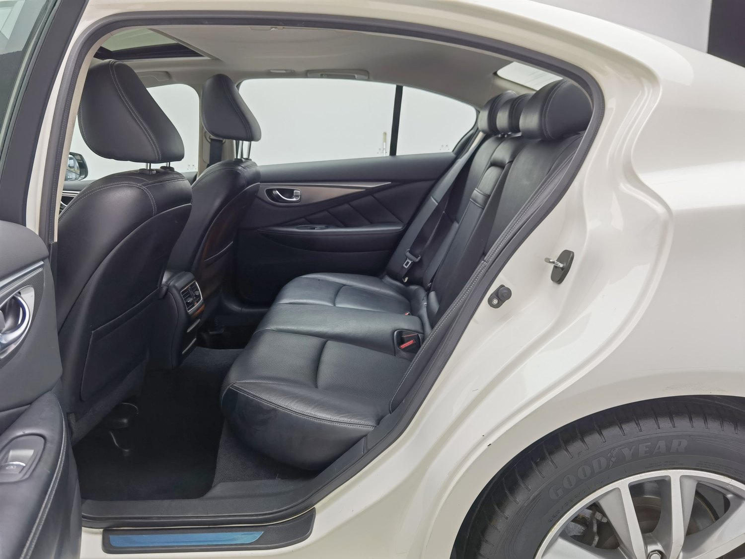 Used Infiniti Q50L 2016 2.0 AT