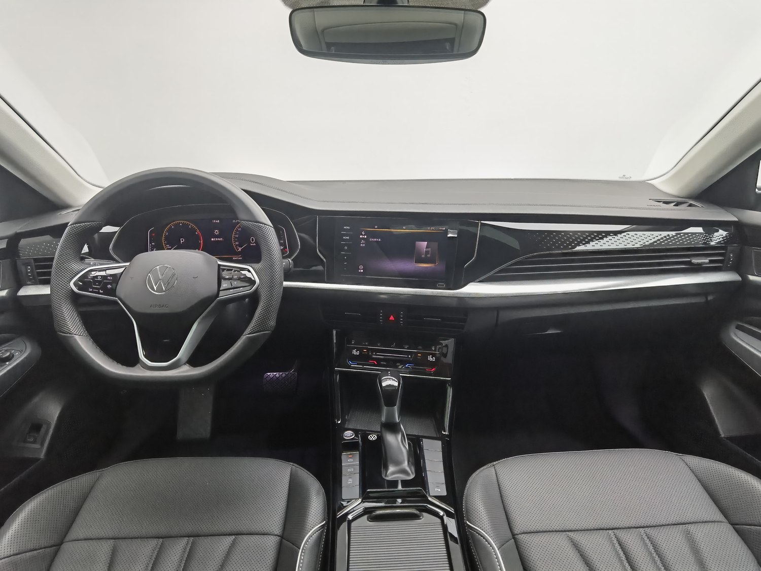 Used Volkswagen Passat 2024 2.0 AT