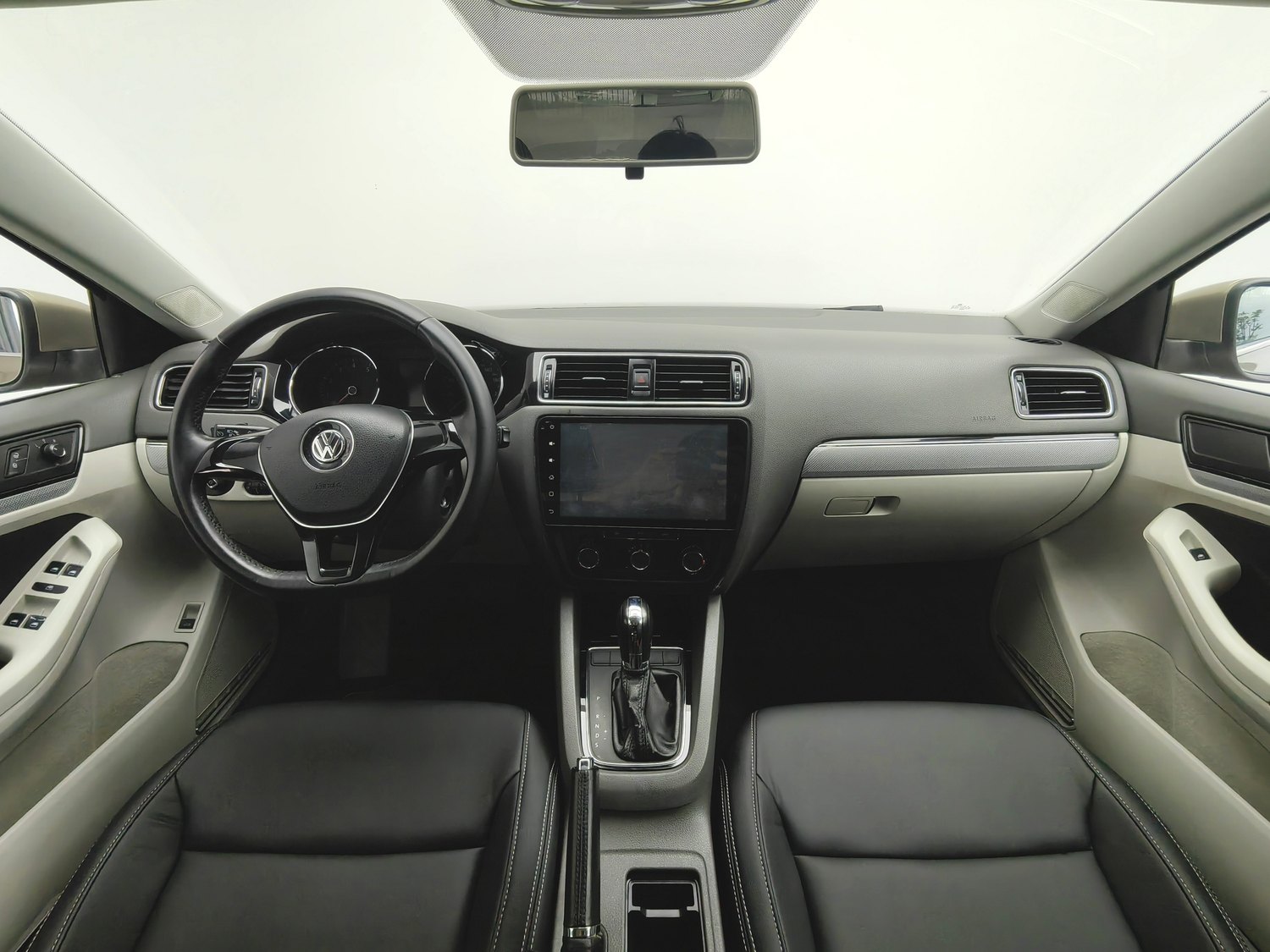 Used Volkswagen Sagitar 2015 1.6 AT