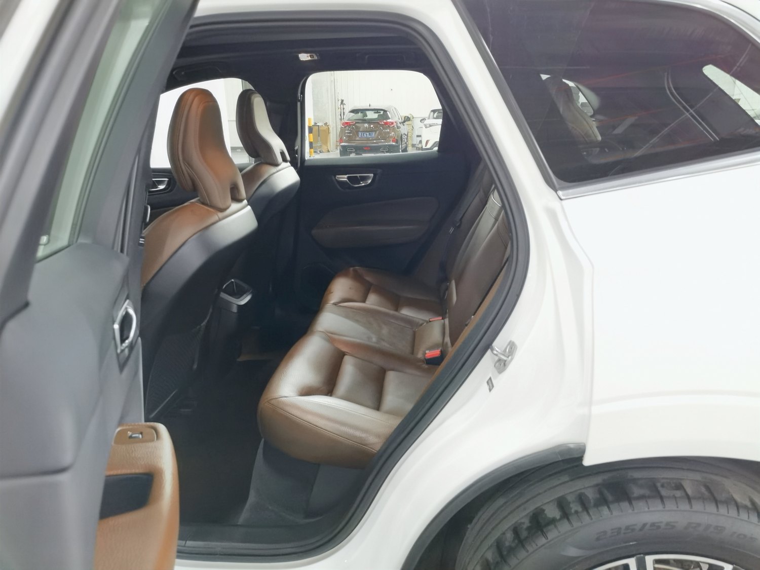 Used Volvo XC60 2021 2.0 AT