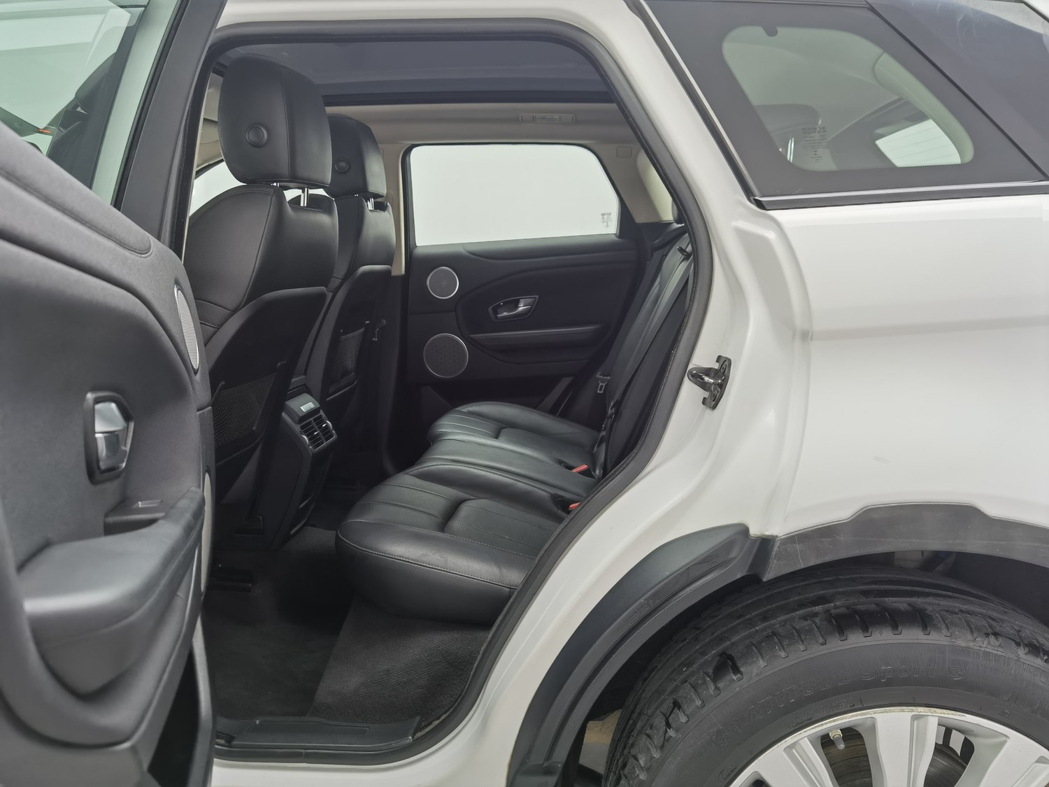 Used Land Rover Range Rover Evoque 2016 2.0 AT