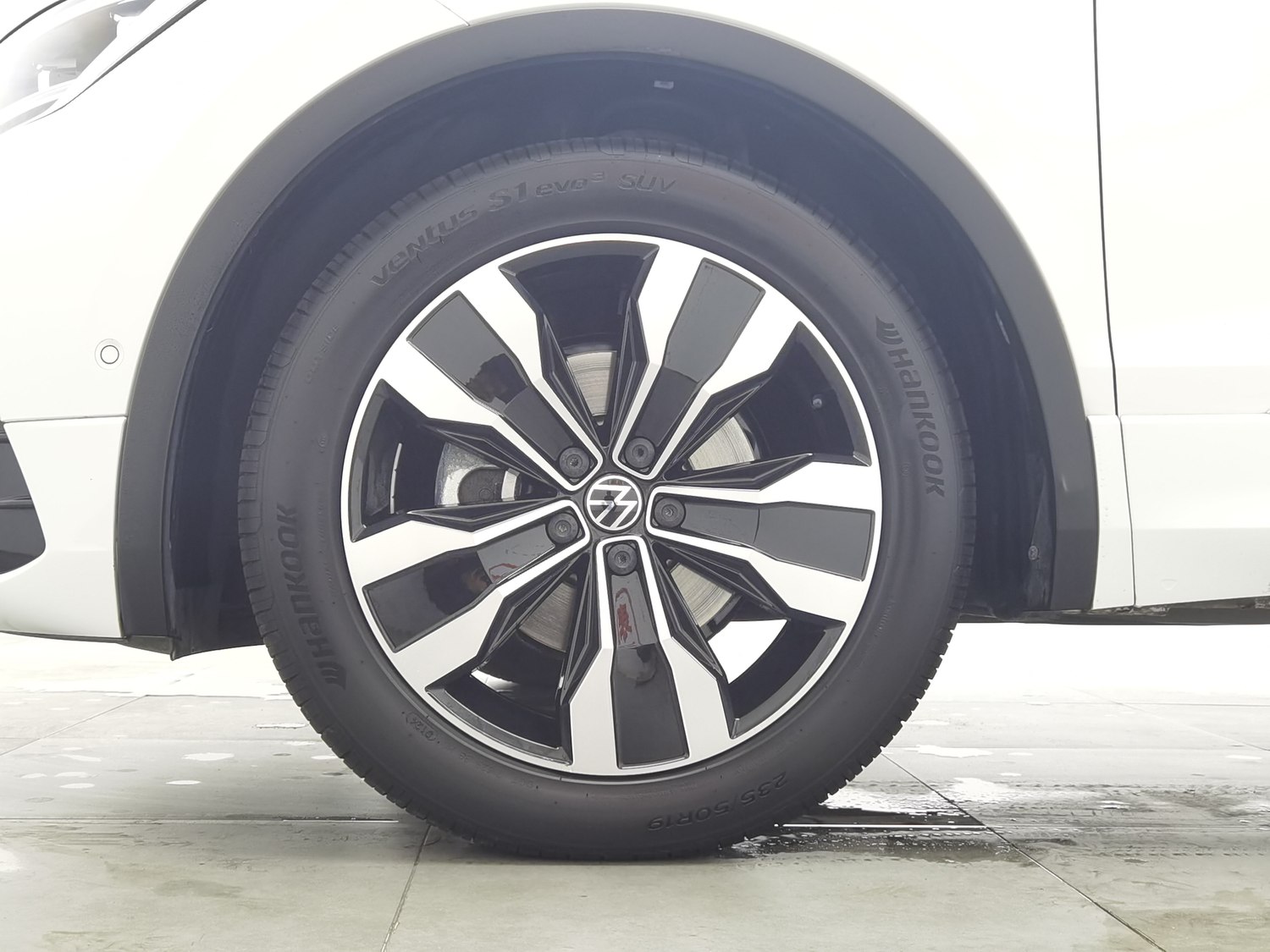 Used Volkswagen Tiguan L 2024 2.0 AT