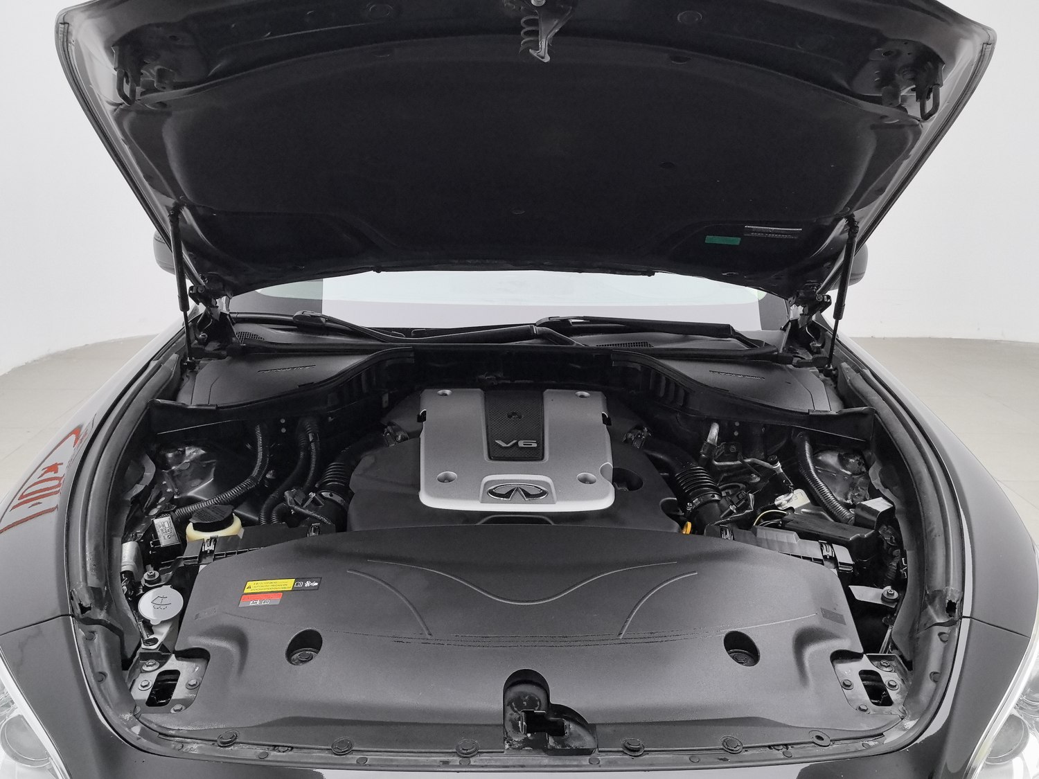 Used Infiniti Q70 2013 2.5 AT