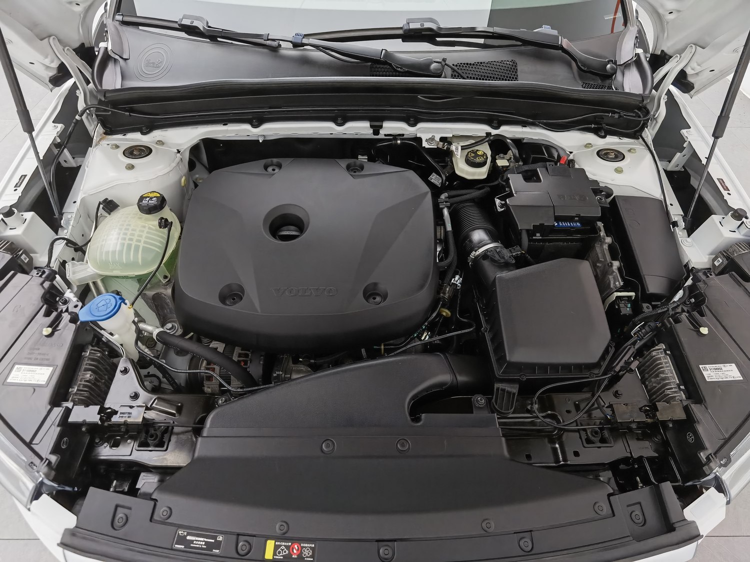 Used Volvo XC40 2022 2.0 AT