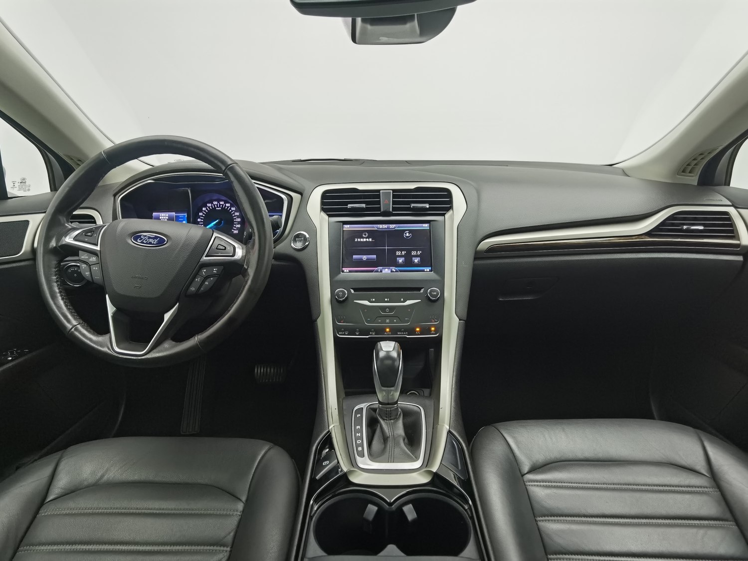 Used Ford Mondeo 2013 2.0 AT