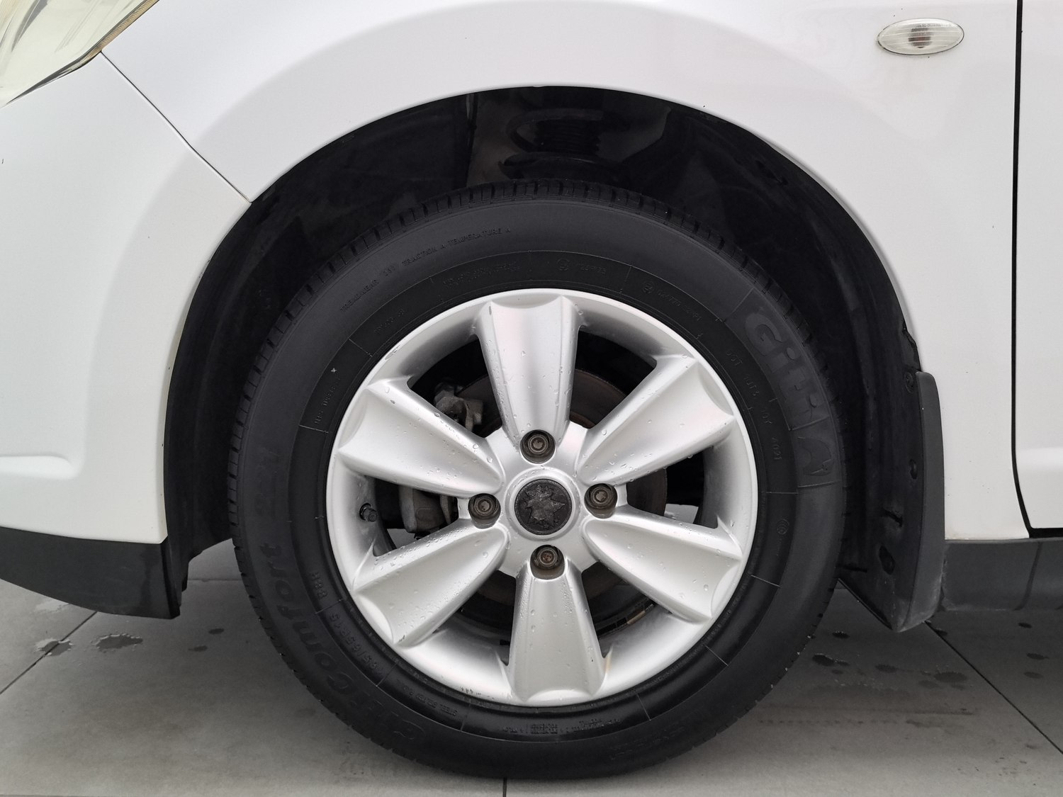 Used Venucia R50 2013 1.6 MT