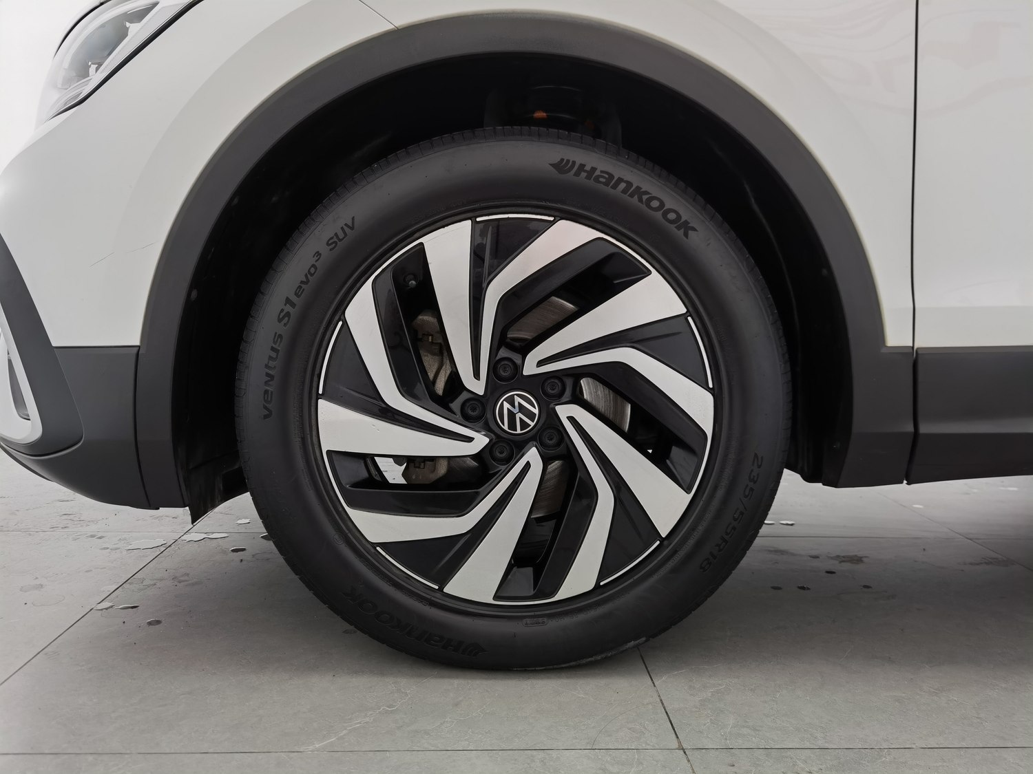 Used Volkswagen Tiguan L 2023 2.0 AT