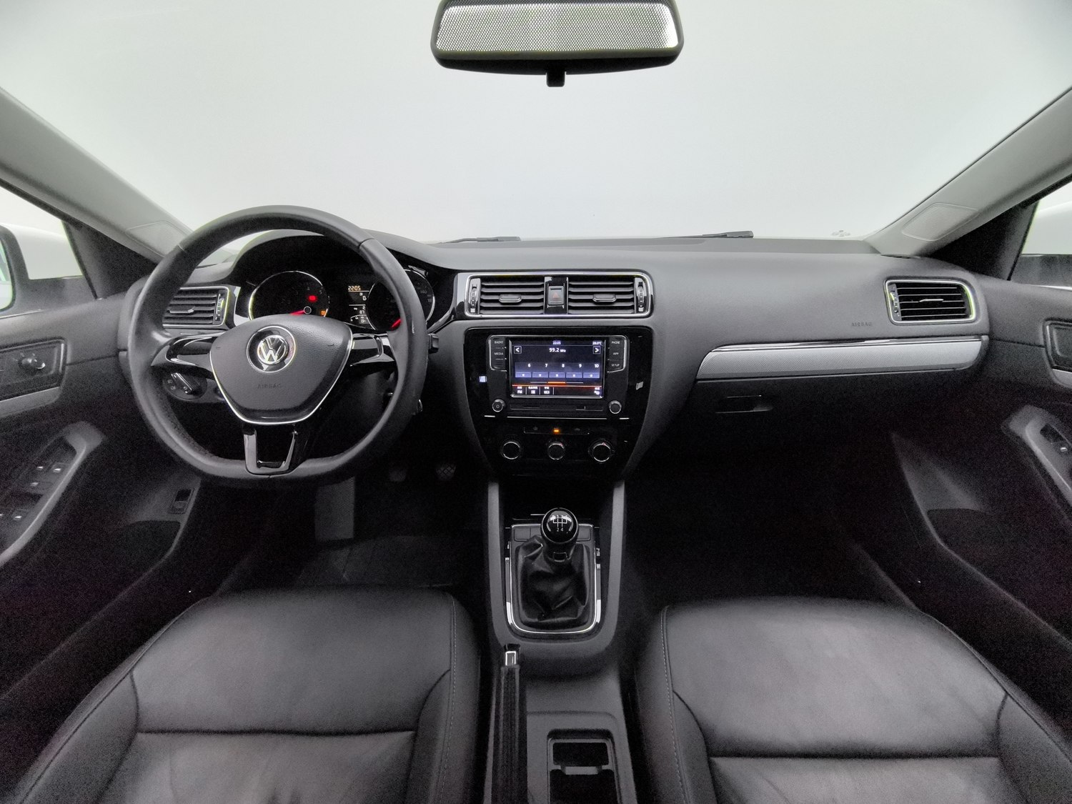 Used Volkswagen Sagitar 2015 1.6 MT