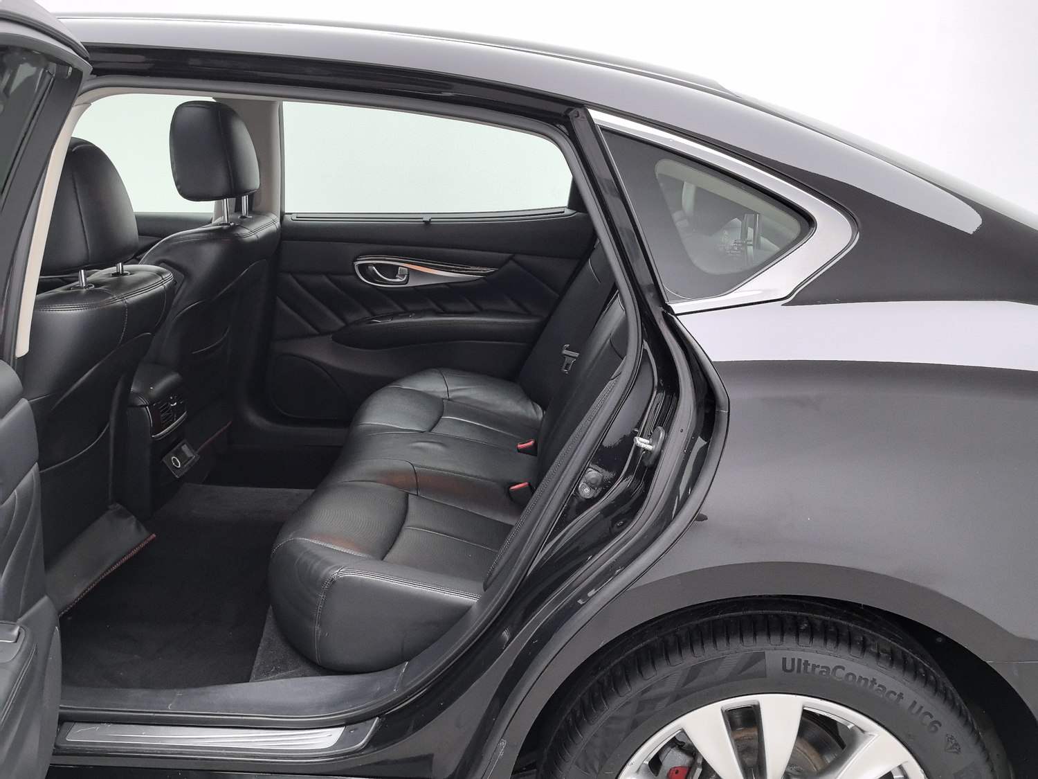 Used Infiniti Q70 2013 2.5 AT