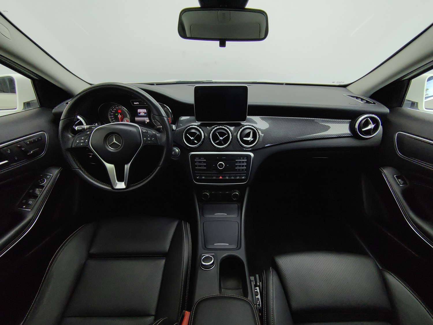 Used Mercedes-Benz GLA 2016 2.0 AT