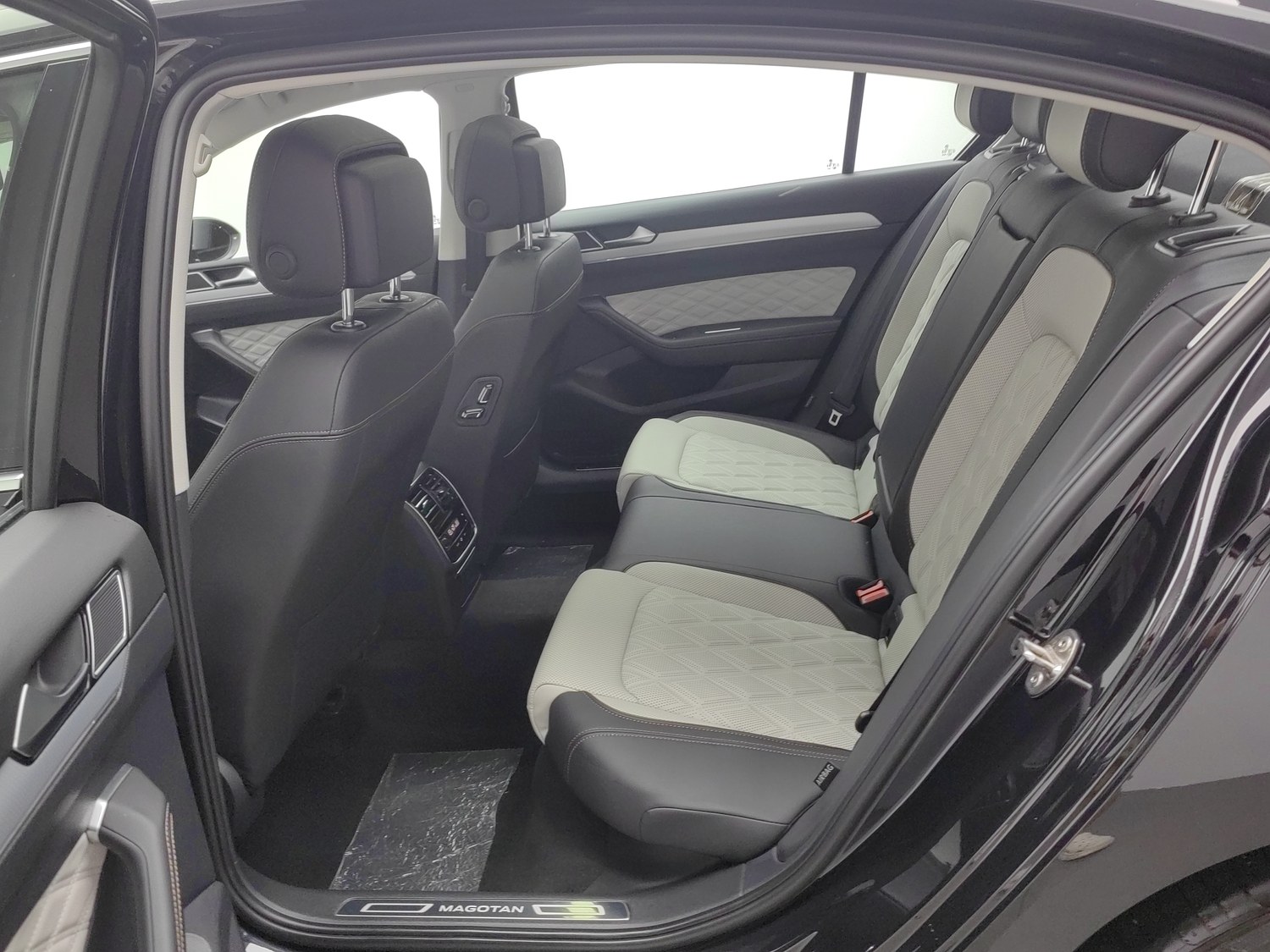 Used Volkswagen Magotan 2023 2.0 AT