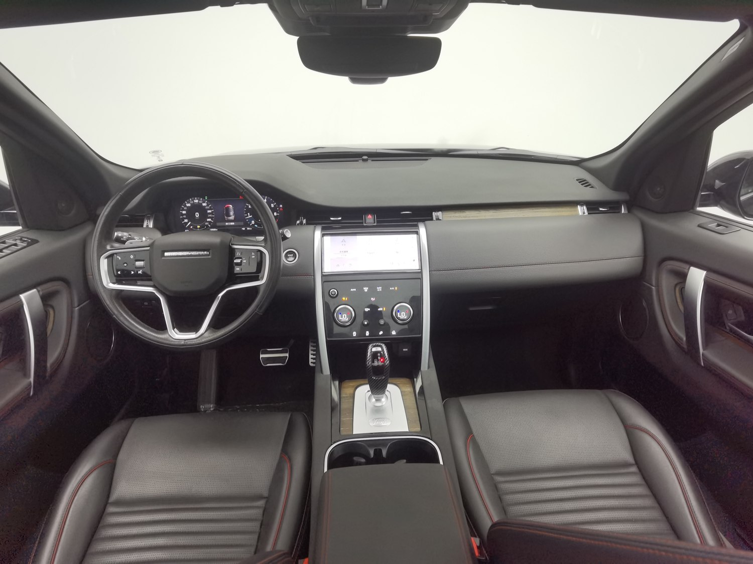 Used Land Rover Discovery 2023 2.0 AT