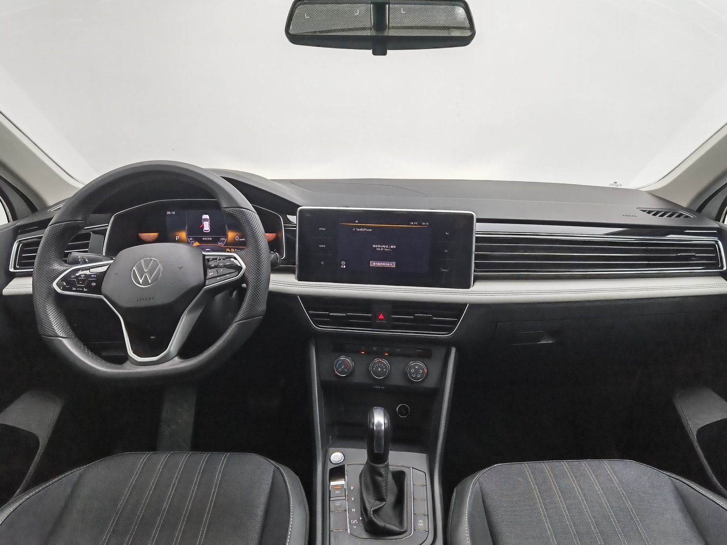 Used Volkswagen Tiguan L 2023 2.0 AT