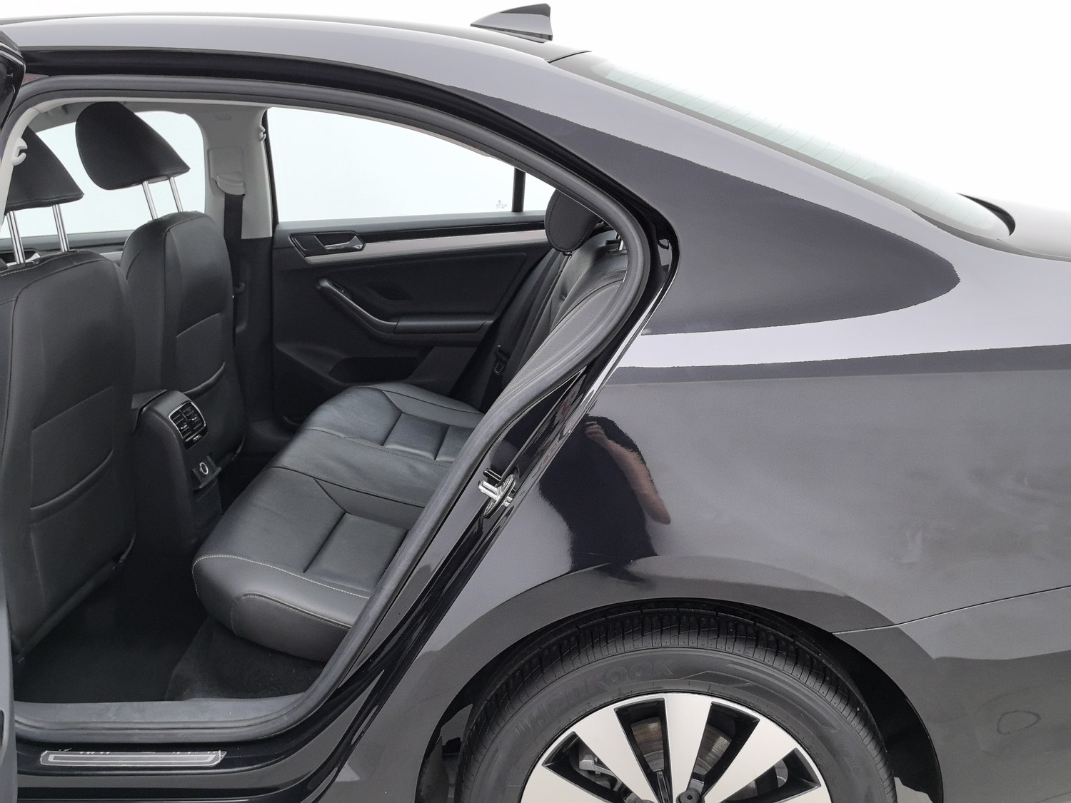 Used Volkswagen Sagitar 2018 1.6 AT