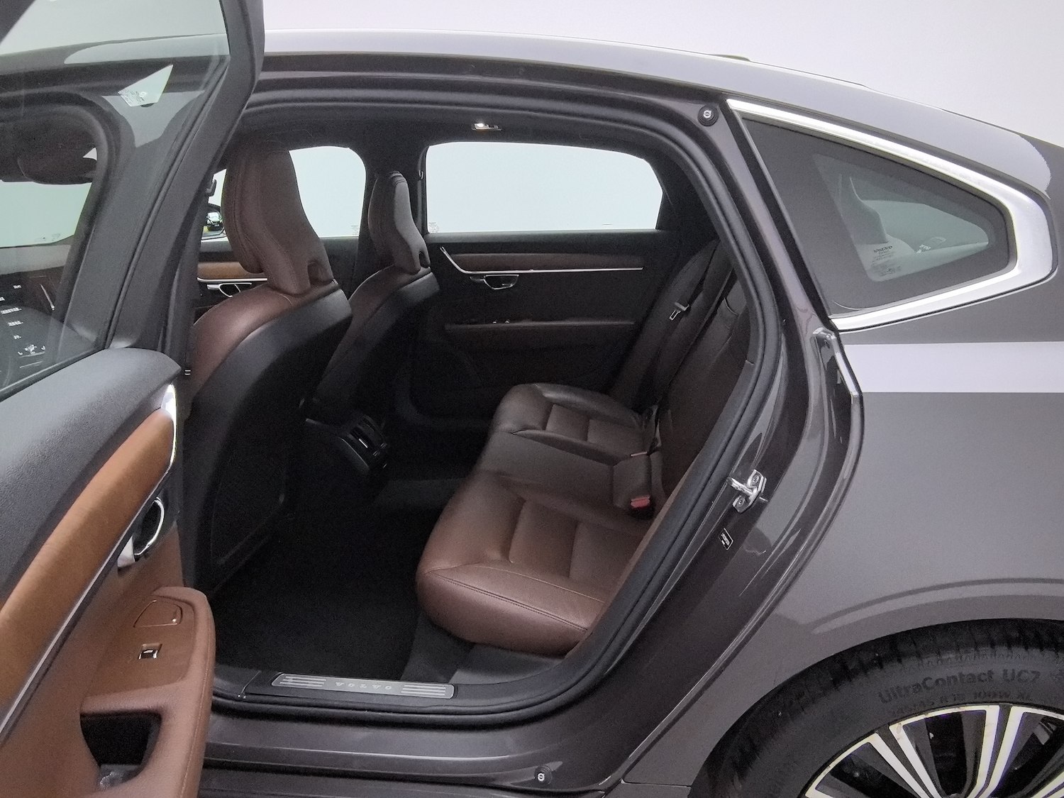 Used Volvo S90 2021 2.0 AT