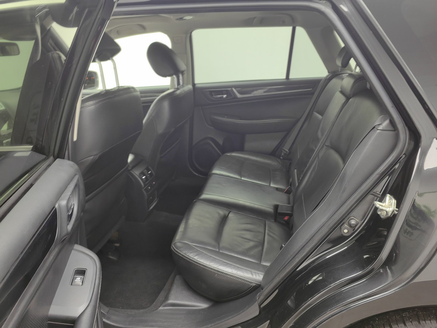 Used Subaru Outback 2015 2.5 AT