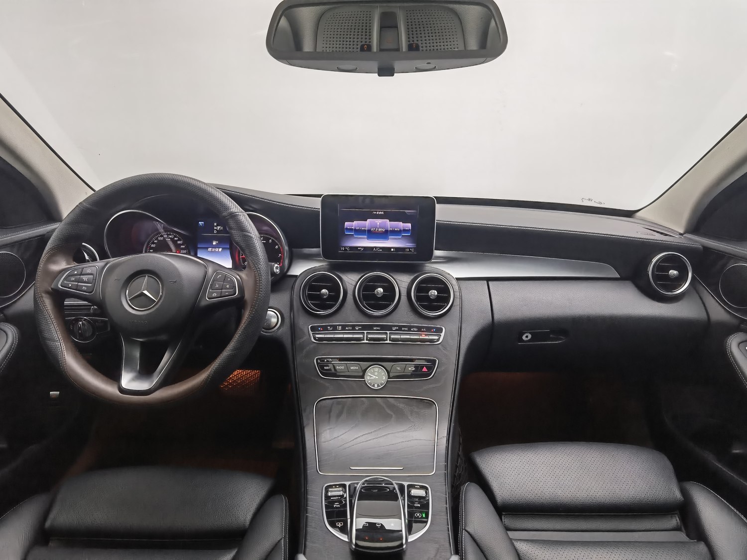 Used Mercedes-Benz C-Class 2015 2.0 AT