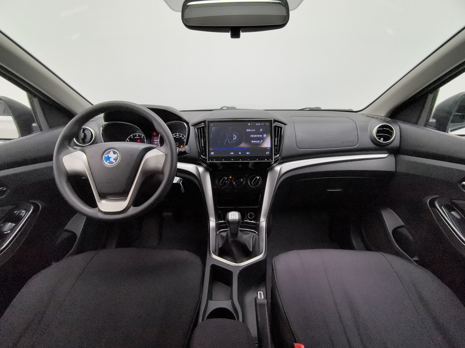 Used Venucia T70 2016 1.6 MT