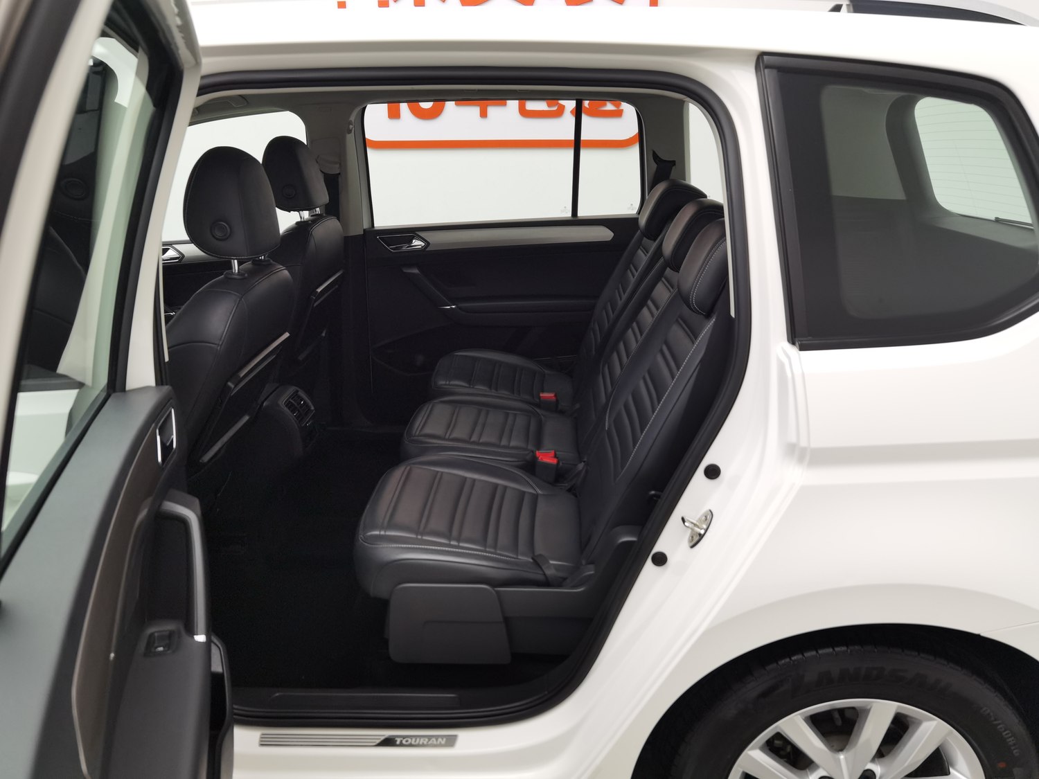 Used Volkswagen Touran 2016 1.4 AT