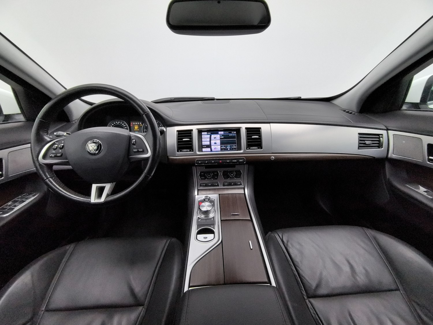 Used Jaguar XF 2015 2.0 AT