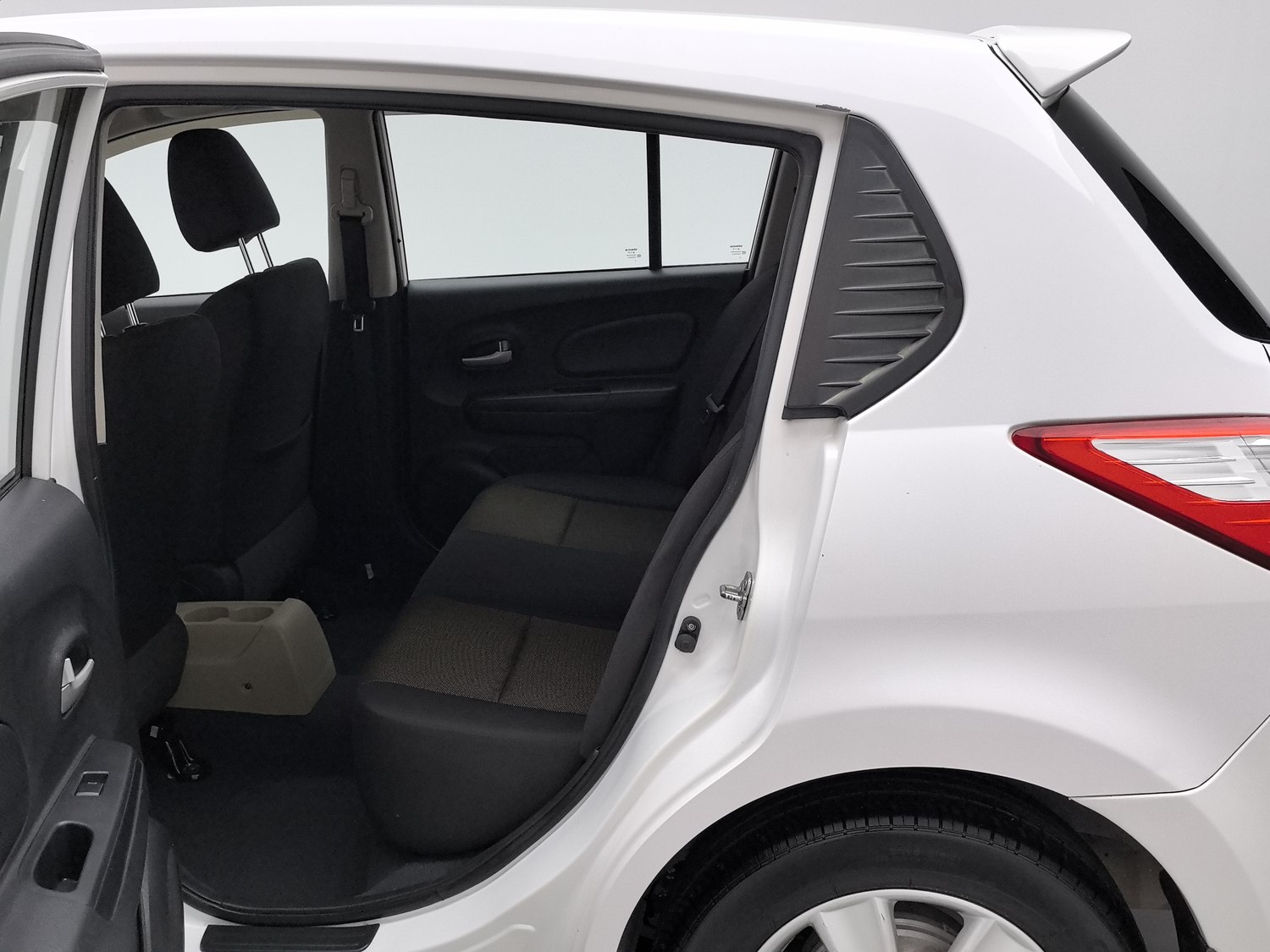 Used Venucia R50 2013 1.6 MT