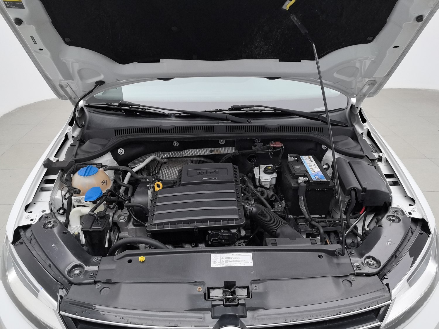 Used Volkswagen Sagitar 2015 1.6 MT