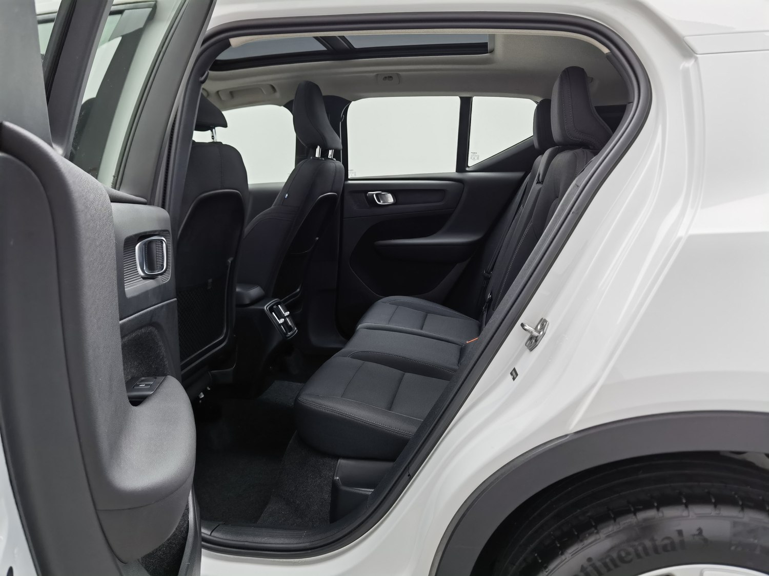 Used Volvo XC40 2022 2.0 AT