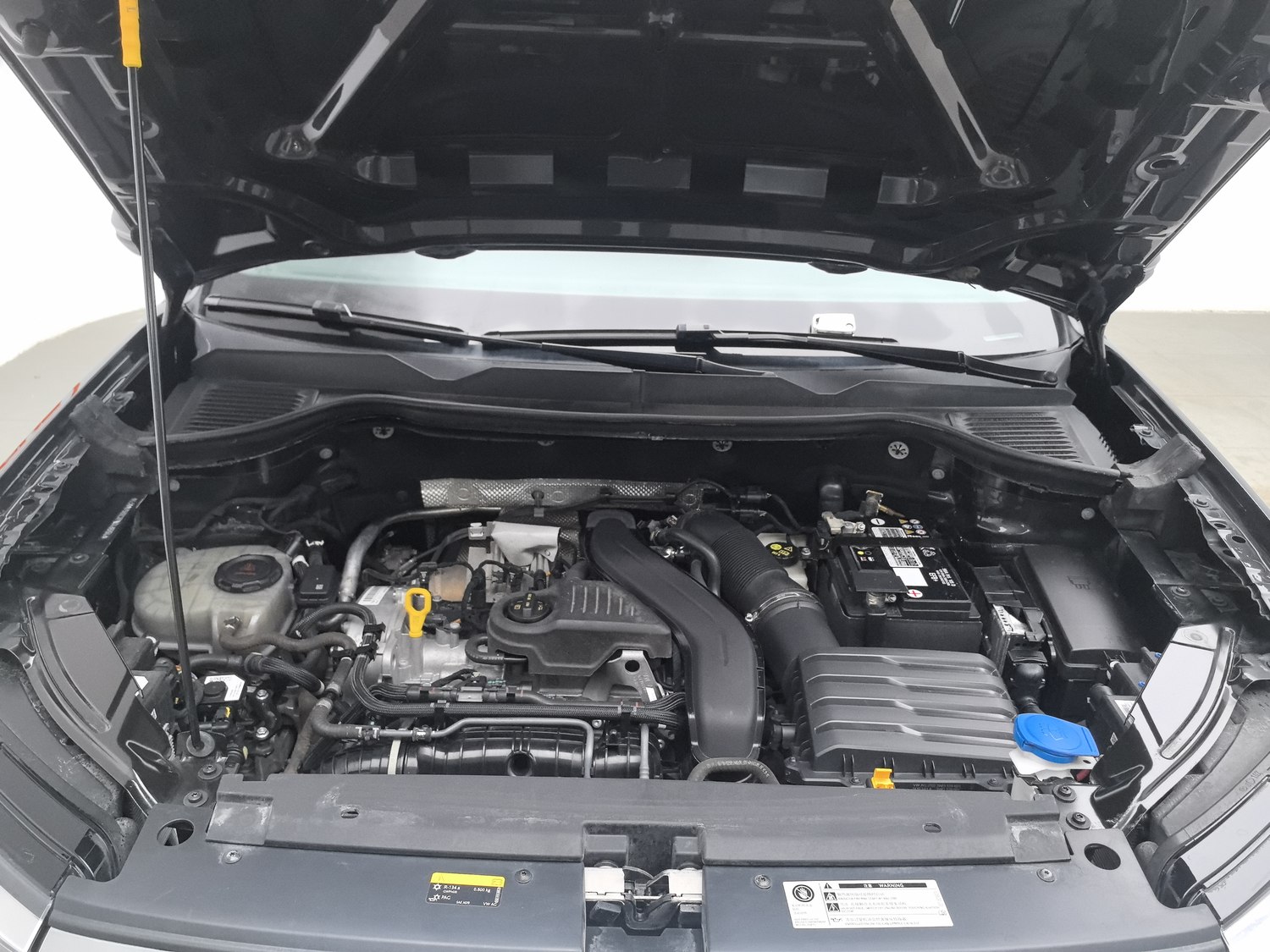 Used Volkswagen Tharu 2023 1.5 AT