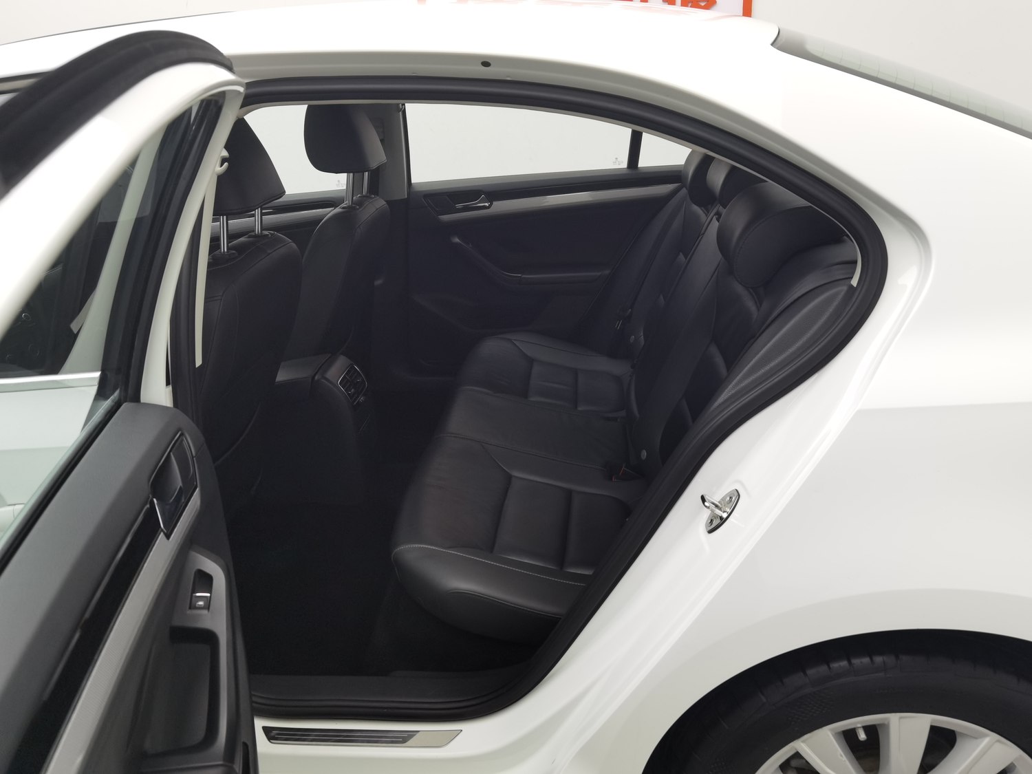 Used Volkswagen Sagitar 2015 1.6 MT