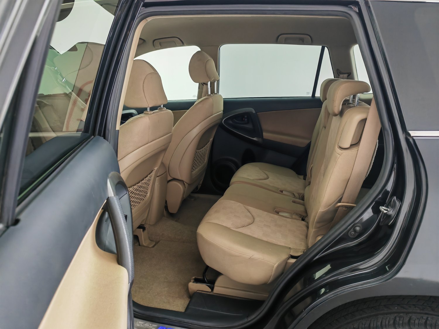 Used Toyota RAV4 2011 2.0 MT